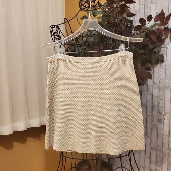 Theory Dresses & Skirts - Theory Beige and Cream Skirt Size M